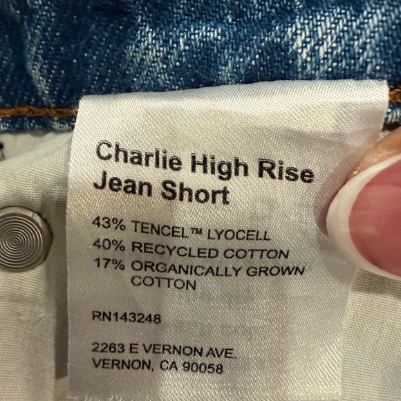 Reformation Charlie High Rise Jean Shorts 26 Frayed Hem Sustainable Denim - Picture 7 of 7